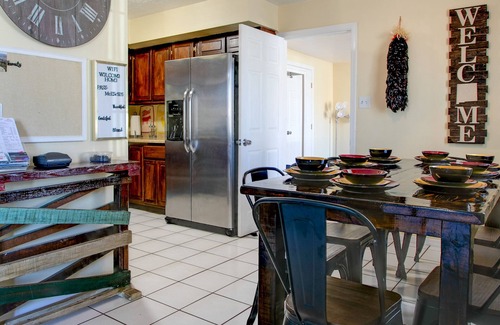 Barelas House | ☀️Casa Del Centro☀️-Full Arcade! 🎯- Sleeps 10!