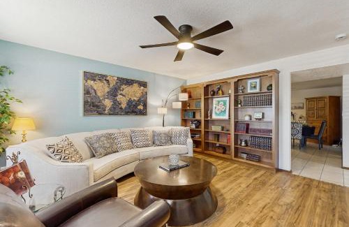 Cottonwood House | Casa Del Cielo