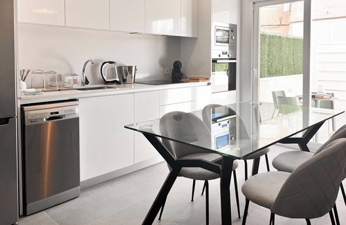 Los Imbernones Apartment | Casa del Rayo de Sol - a home full of sun shine!
