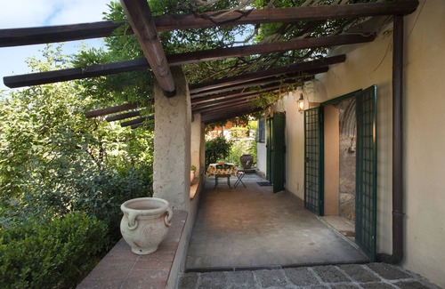 Capena House | Casa del Glicine, immense in its unique nature