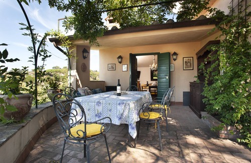 Capena House | Casa del Glicine, immense in its unique nature