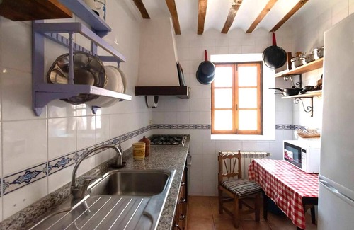 Alcaraz Cottage | Casa del Labrador with Spa and shared pool for 14