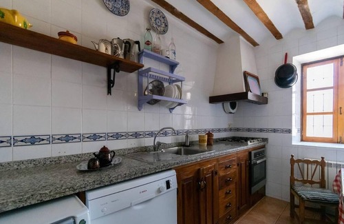 Alcaraz Cottage | Casa del Labrador with Spa and shared pool for 14