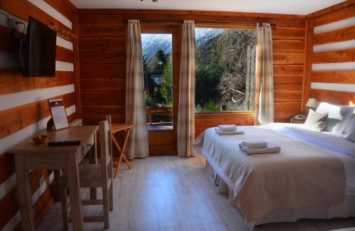 Correntoso Bed & Breakfast | Casa del Lago Villa La Angostura