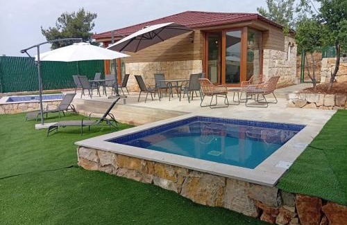 Beiteddine Cabin | Casa del mir