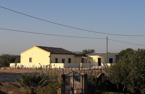 Chiaramonte Gulfi House | Casa del Nonnino, between peace and nature