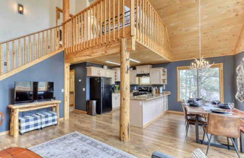 San Juan River Village House | Casa Del Oso: Hot Tub, Game Room with Arcade, 2 Decks, Near Wolf Creek, Beautiful Mountain Views!