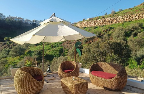 Moclinejo Cottage | Casa del Palmas - Charming Private Villa with 2 Bedrooms. 25 minutes from Malaga