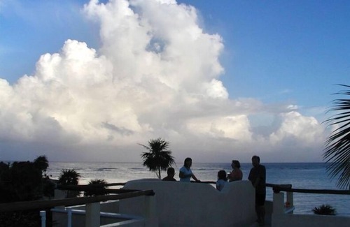 Tulsayab House | Casa del Perro Feliz, Tankah/Tulsayab Beach Villa Minutes to Tulum, Great Value!