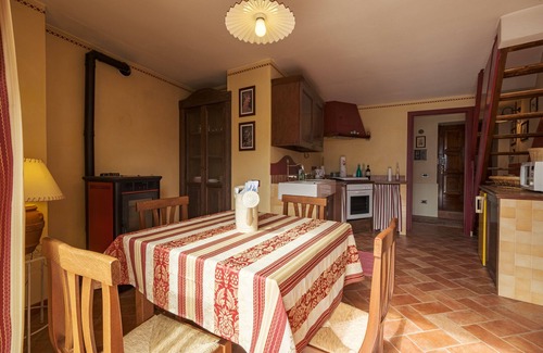 Adrara San Martino Apartment | Casa del Picchio - One Bedroom Apartment, Sleeps 3
