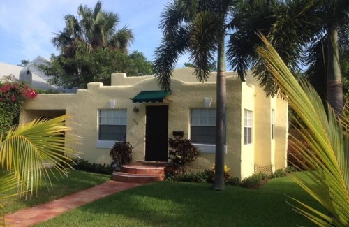 Flamingo Parks House | Casa del Sol - Cozy Hideaway with Pool in Grandview Heights