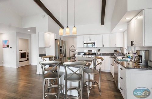 Whitewater House | Casa Del Sol -Premium Lakefront Getaway |Massive Water-Facing Deck |Boat Dock |Deluxe Bar & Rec Room