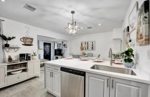 North Central Hollywood House | Casa Del Sol