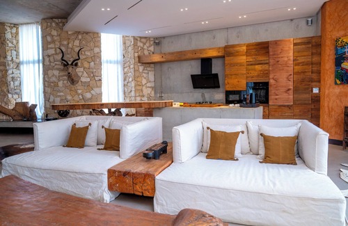 Saly Petite Cote Hotel | Casa del Toro Luxury Ranch