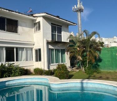 Club Deportivo House | Casa del trébol