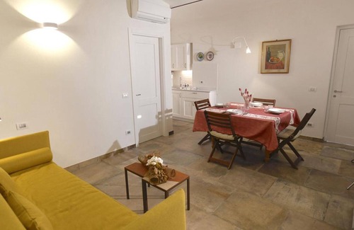 Montaldo Roero Apartment | Casa della Rocche - Rocca Cerlic apartment