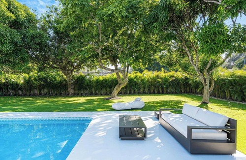 Ludlam House | Casa Di Ace. Luxury Miami Home with Private Racket Sports Court