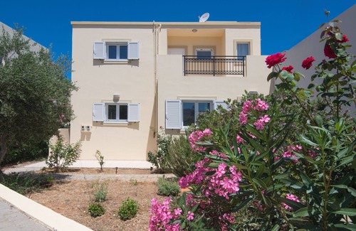 Gournai Apartment | Casa Di Mario 50m by the sea
