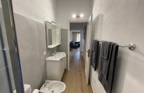 Porto Valtravaglia Apartment | Casa di Paolino