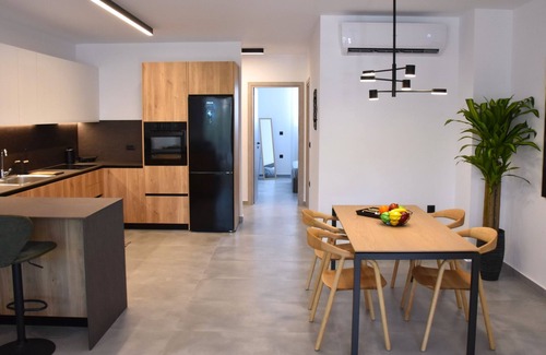 Paradisi House | Casa di Pino in Paradisi Square Near Airport