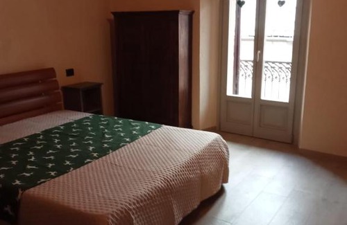 Demonte Apartment | Casa DiBiLeo