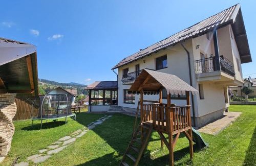 Vatra Dornei House | Casa Diecilor