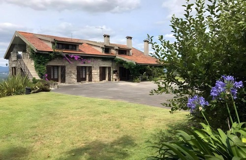 Portela Apartment | Casa do Alto (top floor apartment)