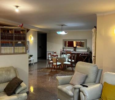 Resende House | Casa do Eirô