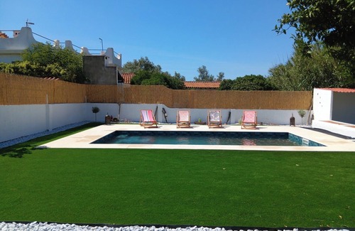 Sao Lourenco House | Casa do jasmim-charming house in AZEITAO with swimming pool