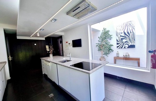 Estoi Villa | CASA DO LAGO, Charming,spacious Villa, with endless pool,& surrounded with lakes