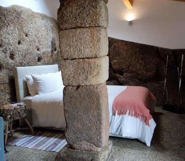 Monsanto House | Casa do Meio em Quinta de São Pedro de Vir-a-Corça