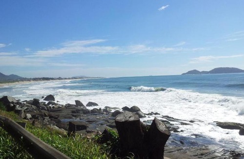 Morro das Pedras House | Casa Dois Quartos Pertinho do Mar