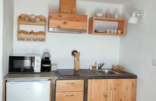 Prainha House | Casa dos Castanheiros - The White Cottage