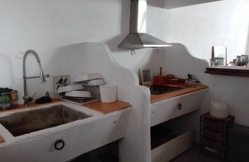 Almeirim Cottage | CASA DOS CASEIROS t2 House set in a forested agricultural property