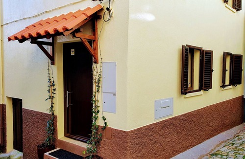 Covilha Cottage | Casa dos Jasmins - Holiday Rentals