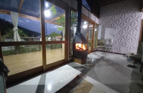 Petropolis House | Casa e Edicula com piscina e churrasqueira