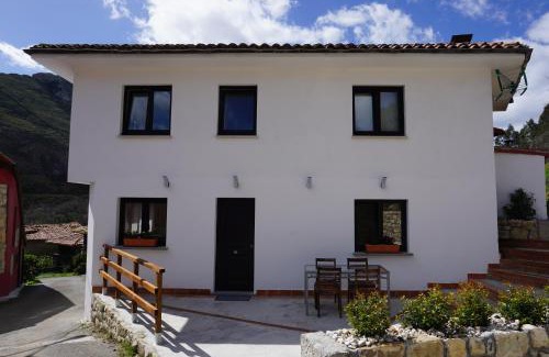 Puente Nuevo House | Casa El Acebal
