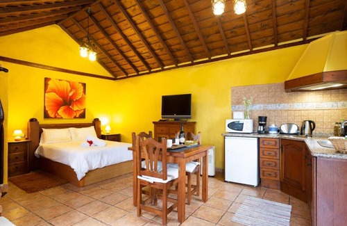 El Guincho Villa | Casa el Mirlo: Paraíso rural con piscina y hermosos jardines en Icod de los Vinos, Tenerife - ES-279-20