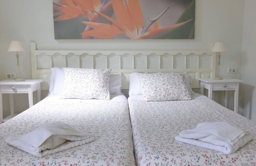 Hermigua Apartment | Casa El Patio - Cozy studio with shared terrace, barbecue and mountain views