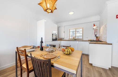 Bemparece House | Casa Ela Navega - apartment in peaceful Rogil
