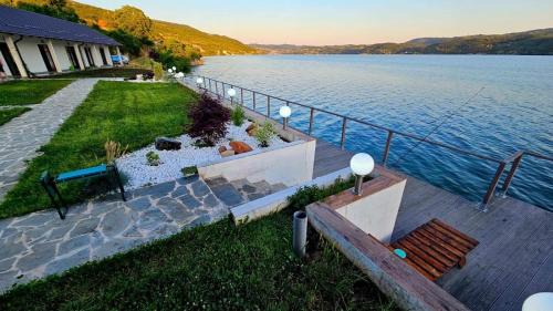 Svinita House | Casa Elaria