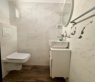 Svinita House | Casa Elaria