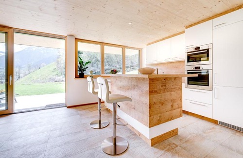 Brand House | Casa Elena