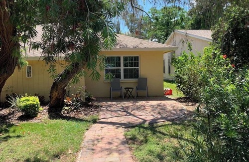 South Sarasota Cottage | Casa Eli - Lovely Cottage