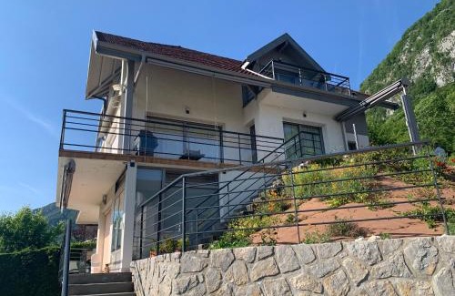 Veyrier-du-Lac Apartment | Casa Elisa