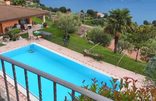 Arias Apartment | Casa Elka Residence Lake view and pool by Garda Domus Mea
