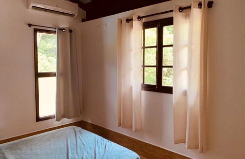 Camburi House | Casa em amb. familiar junto a natureza e ao rio Cambury