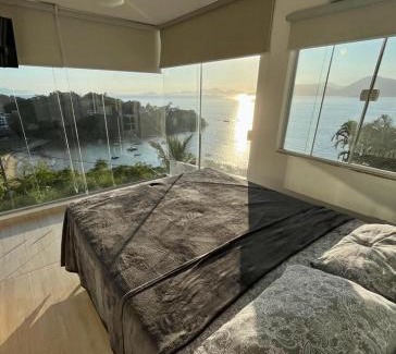 Biscaia House | Casa em Angra com 4 quartos, churrasqueira, piscina, sinuca e quadra privativa