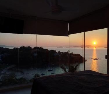 Biscaia House | Casa em Angra com 4 quartos, churrasqueira, piscina, sinuca e quadra privativa