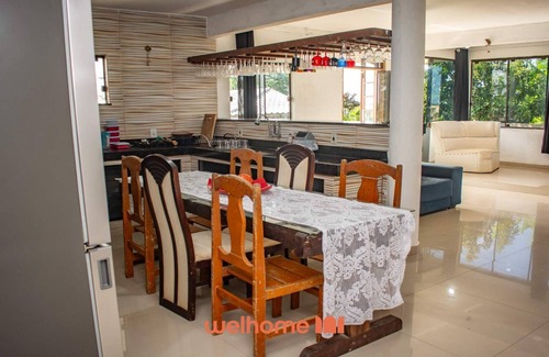 Rasa House | Casa em Búzios com Piscina e Vista para Montanha